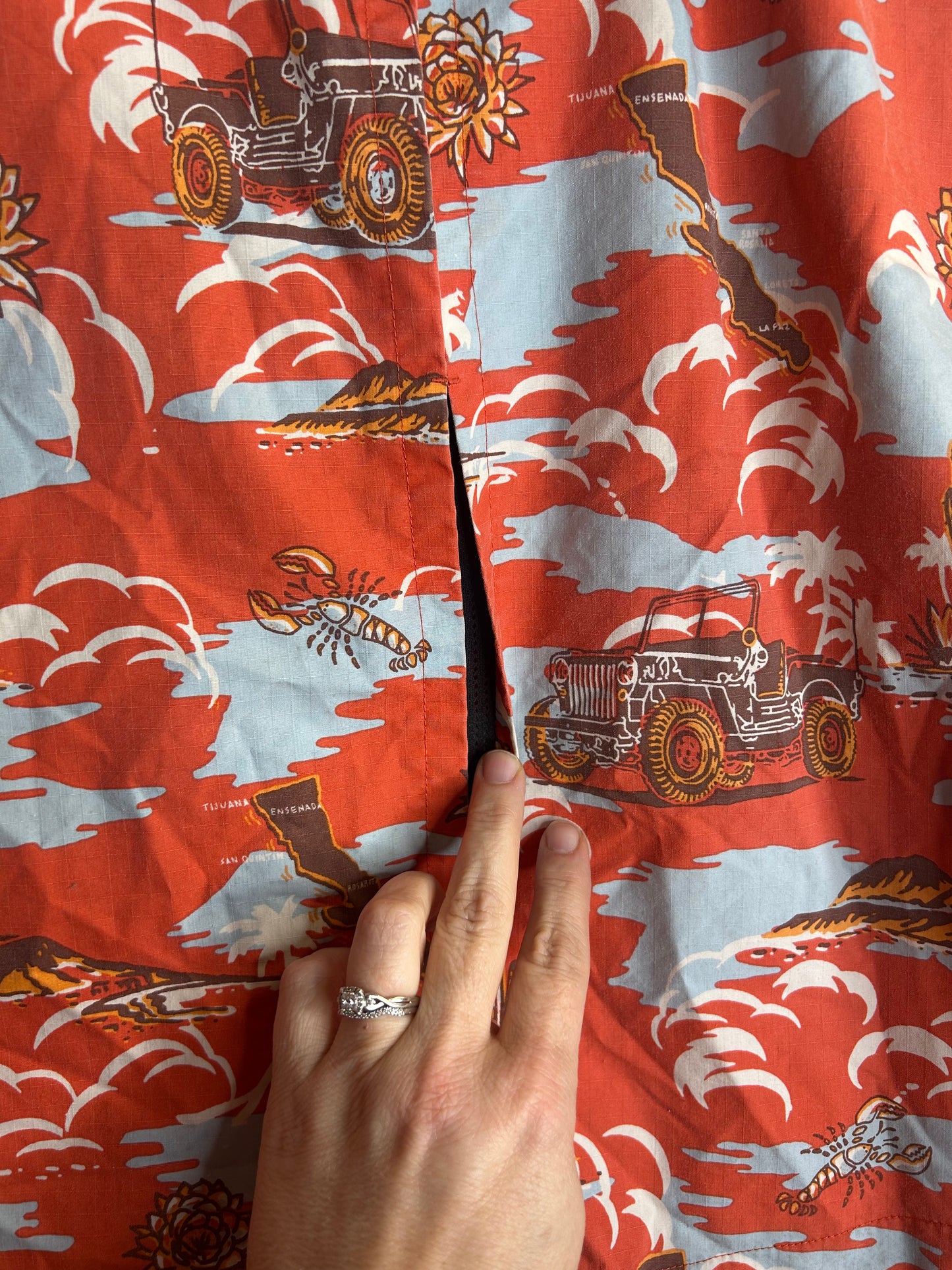 Off The Grid mens XL Hawaiian button-up shirt in orange ripstop fabric