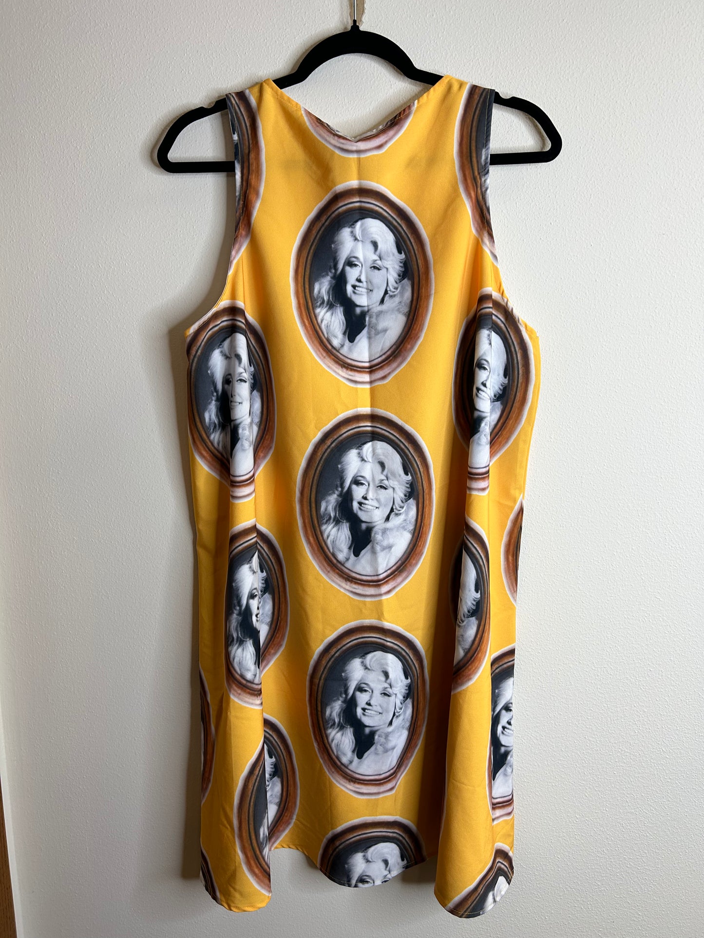 Dolly Parton dress size XL