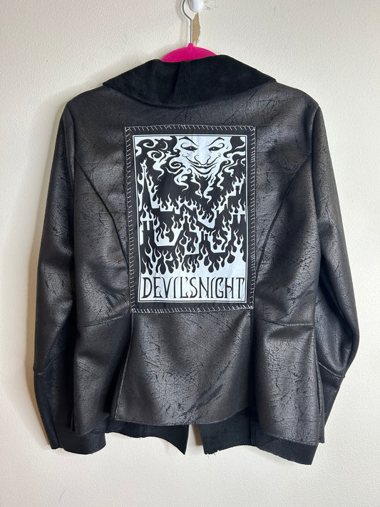 Devil’s Night black coat womens M