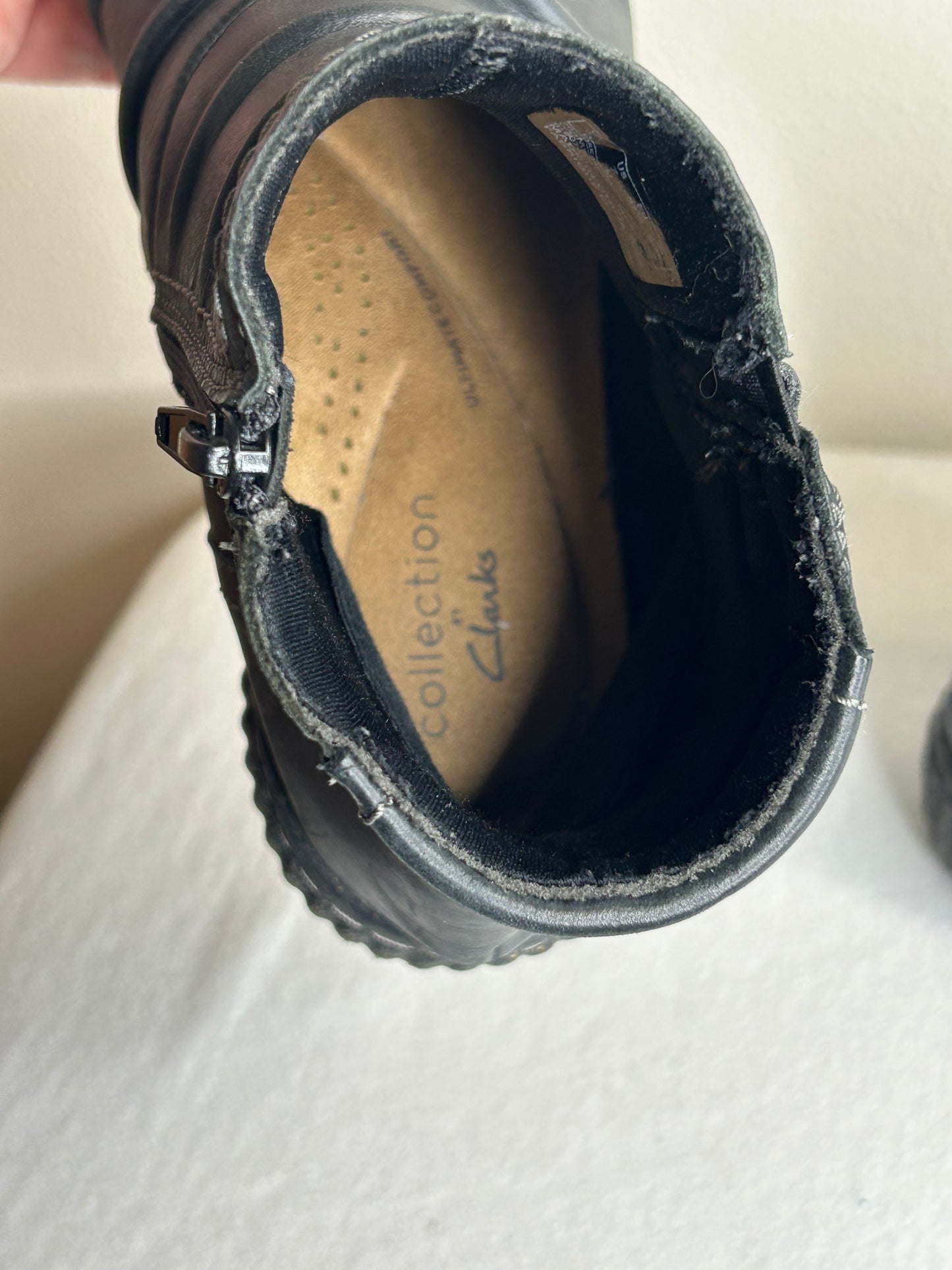 Clarks ankle booties black leather womens size 7