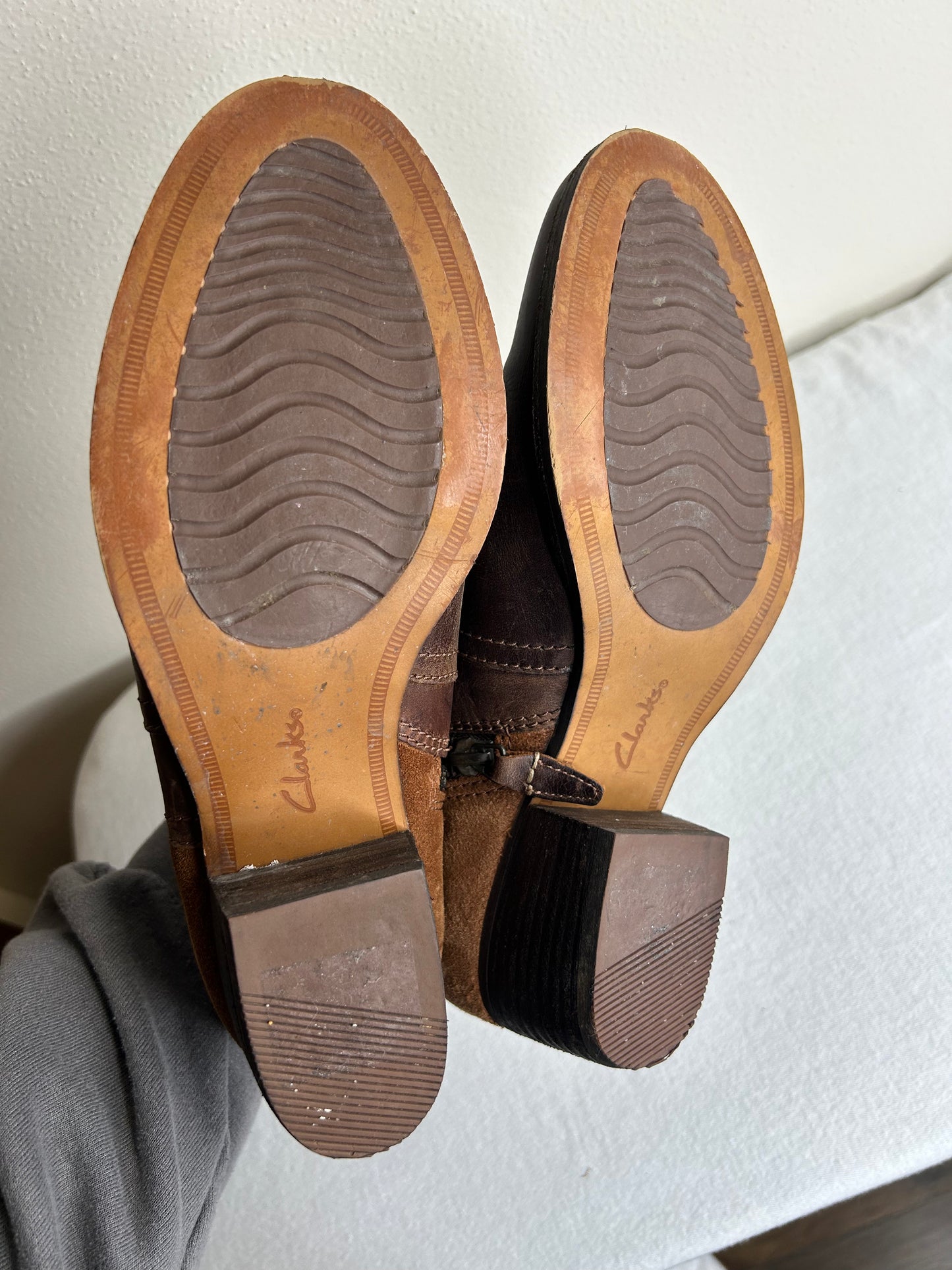 Clarks Women's Brown Leather and Suede Zip Ankle Boots in size 7.5