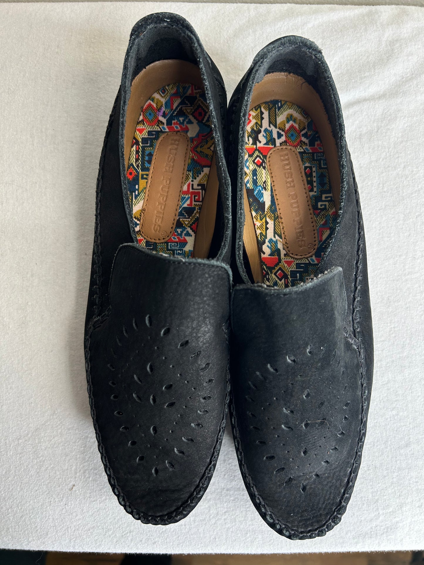 Gently used Hush Puppies black moccasin style shoes Womens 9.5