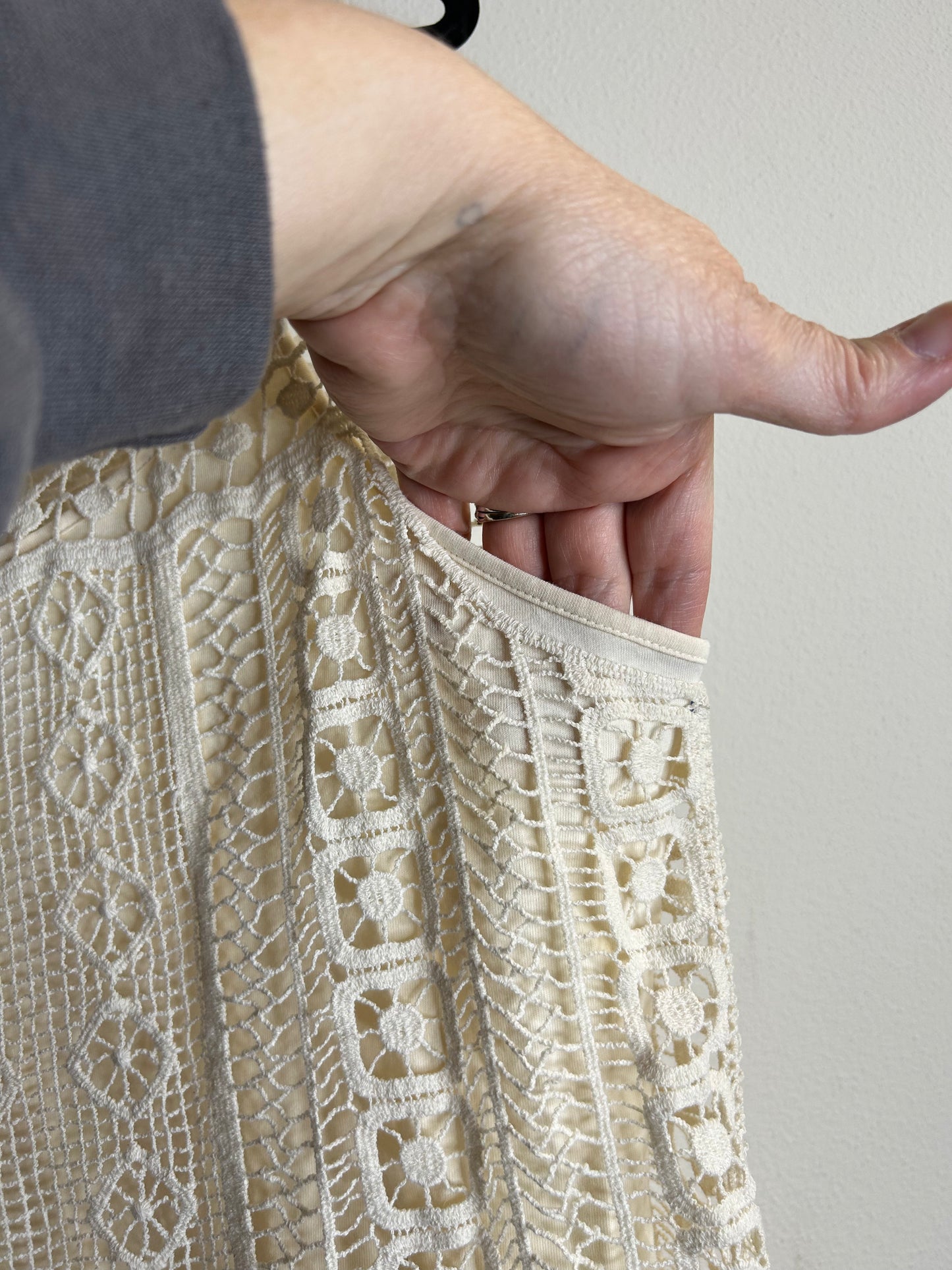 The Lauren Ralph Lauren Women's Sleeveless Ivory Crotchet Tank Top in size XL