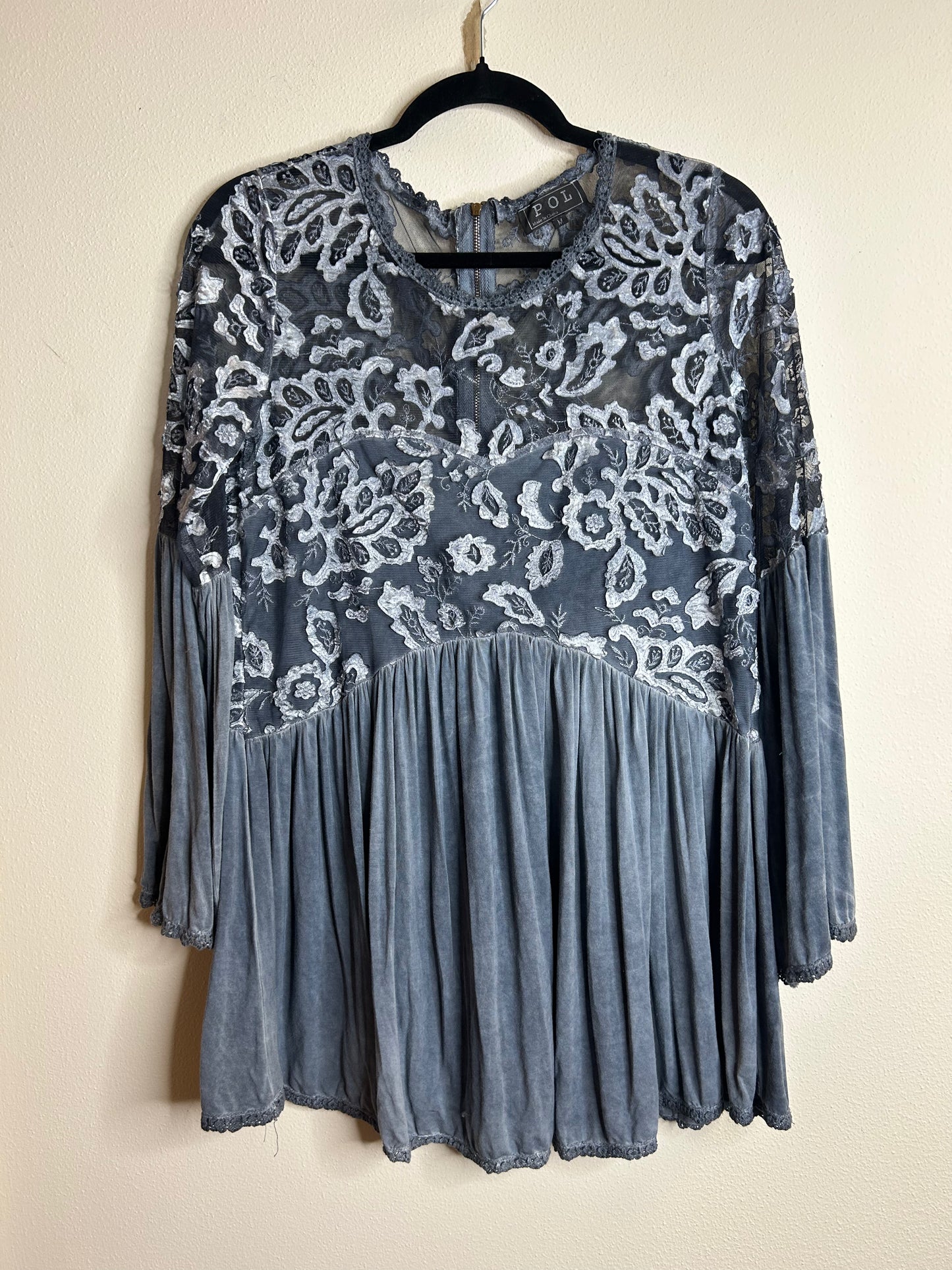 POL Boho Peasant Dusty Blue Lace Tunic Top in size Medium