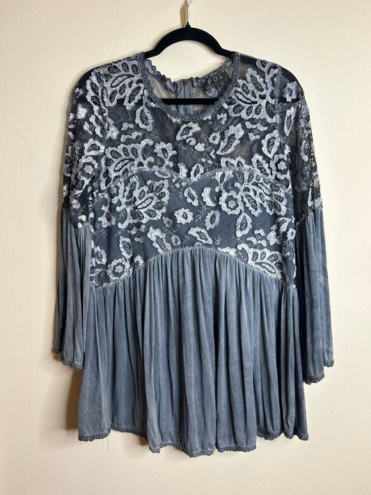 POL Boho Peasant Dusty Blue Lace Tunic Top in size Medium