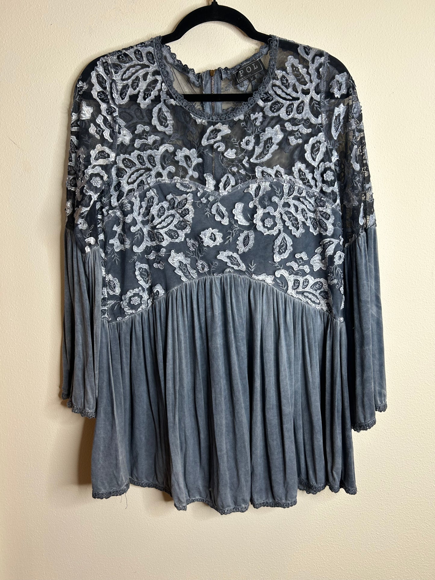 POL Boho Peasant Dusty Blue Lace Tunic Top in size Medium