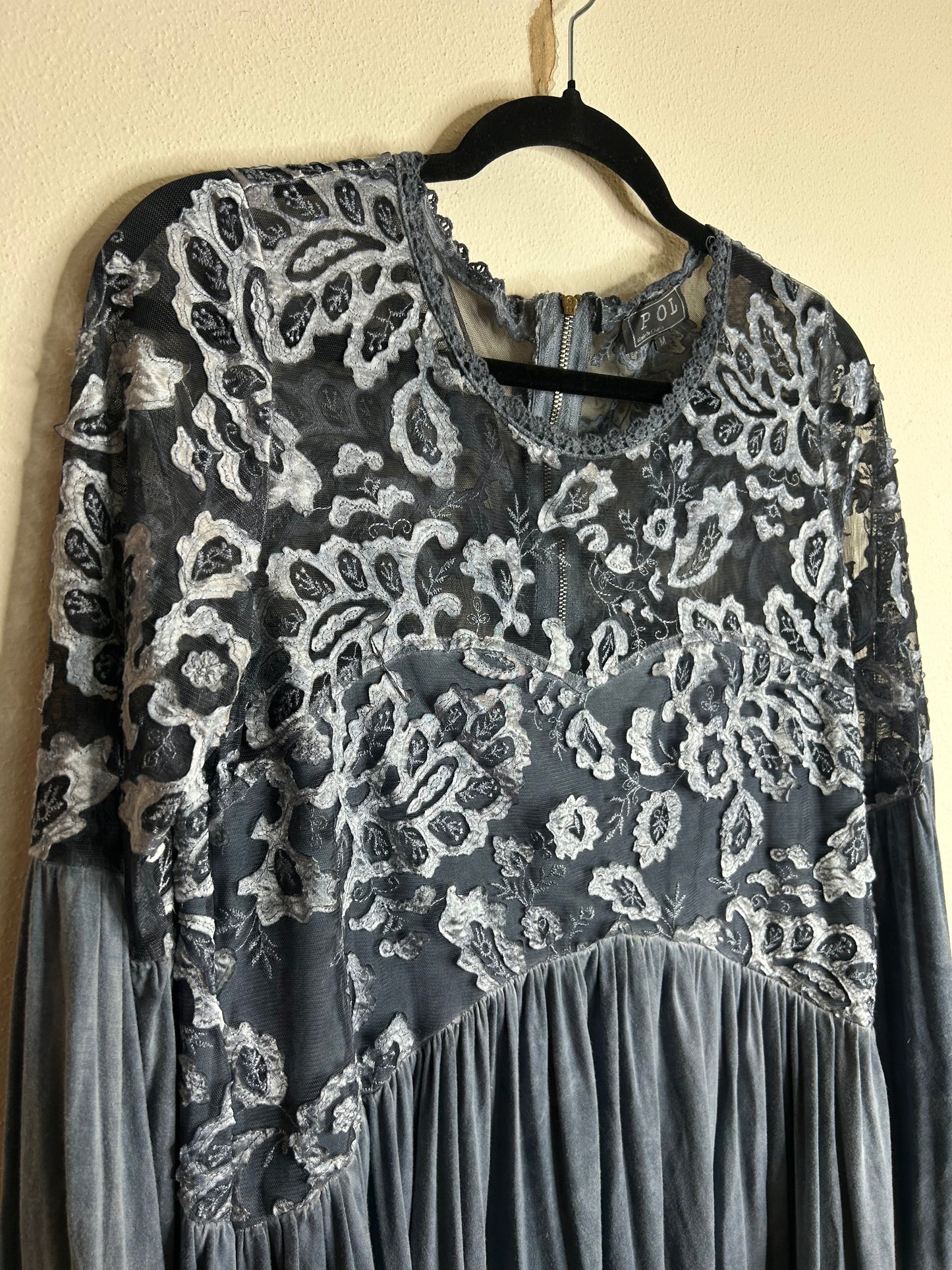 POL Boho Peasant Dusty Blue Lace Tunic Top in size Medium