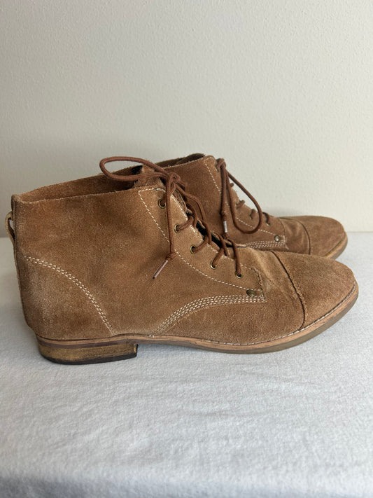 Diba True West Haven lace-up bootie in tan suede leather Womens 9