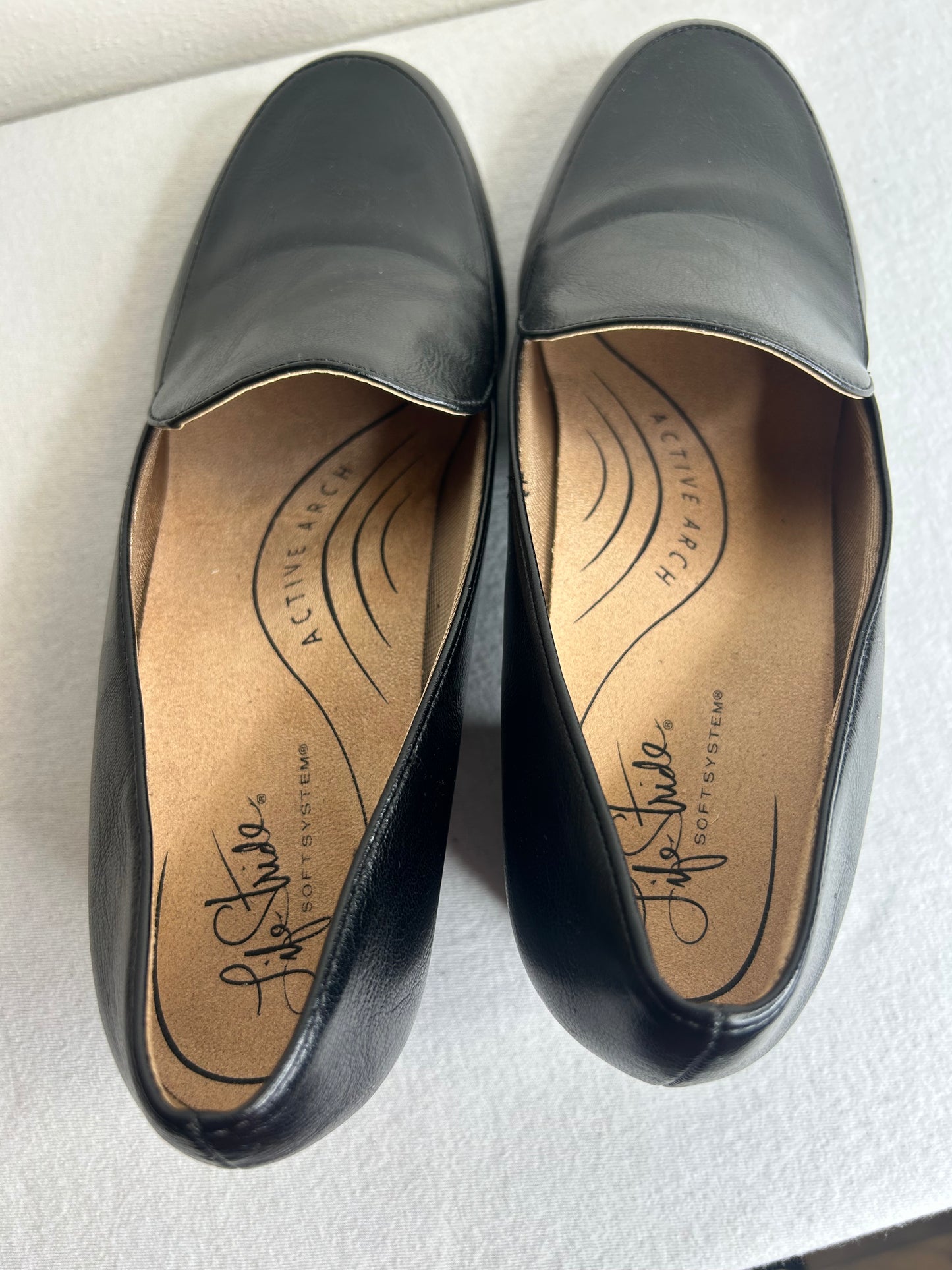 LifeStride Trixie slip-on pumps in black faux leather. Womens 10