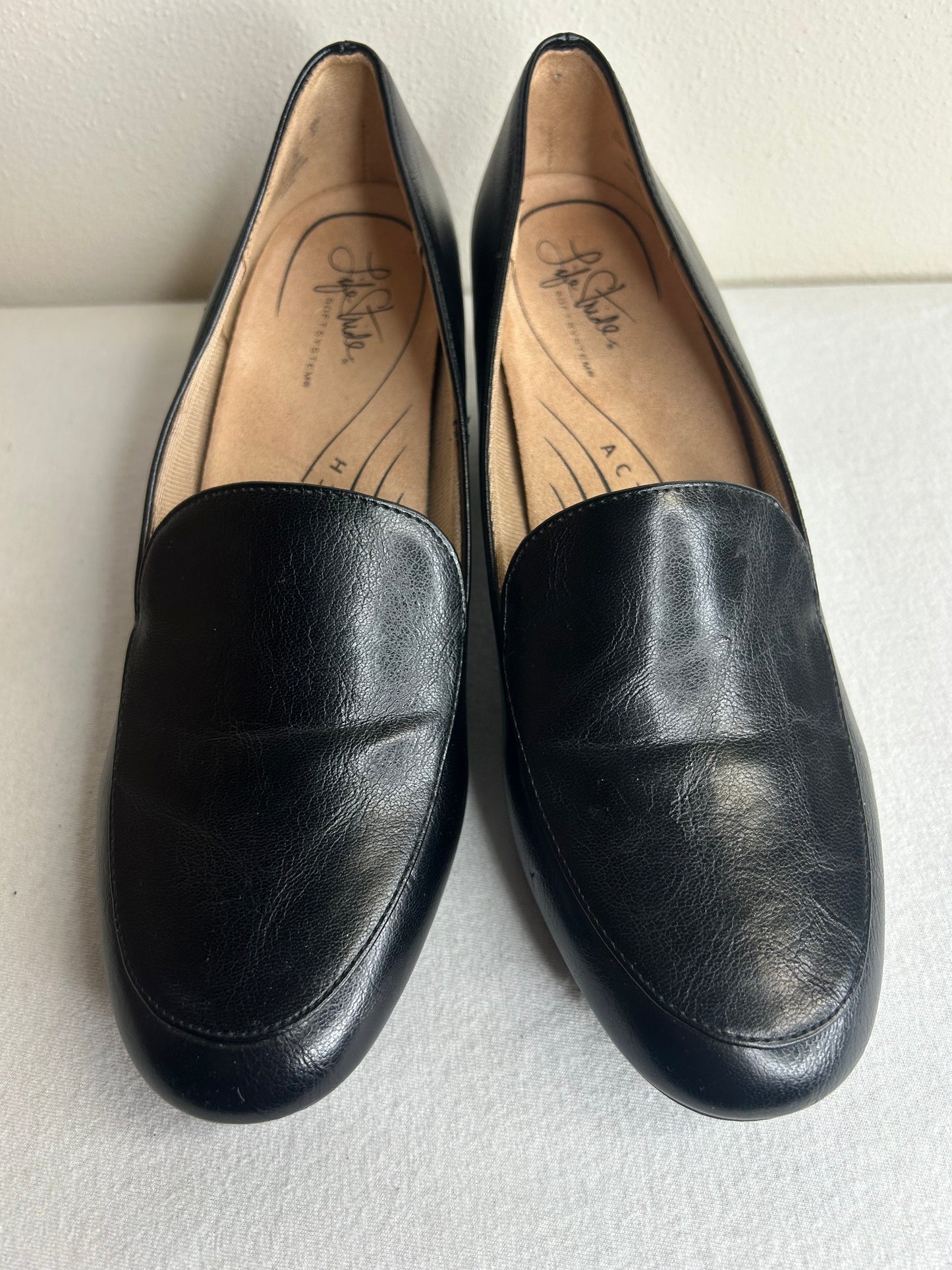 LifeStride Trixie slip-on pumps in black faux leather. Womens 10