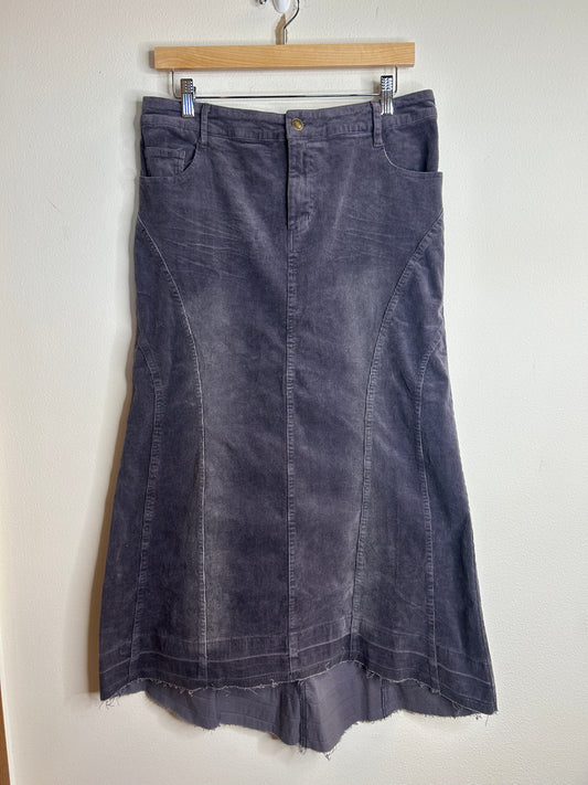Signature 8 NWT grayish purple corduroy skirt size L