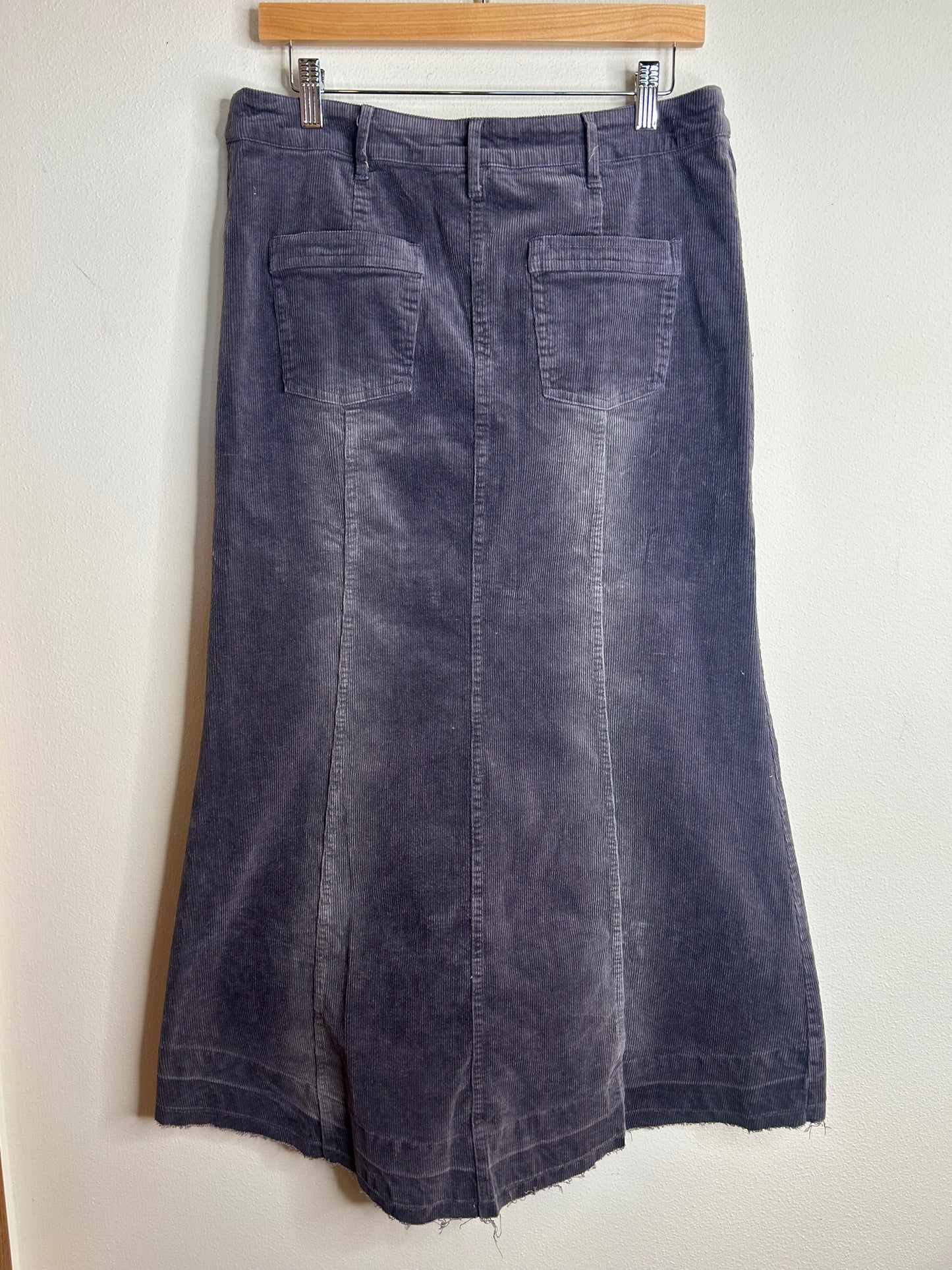 Signature 8 NWT grayish purple corduroy skirt size L