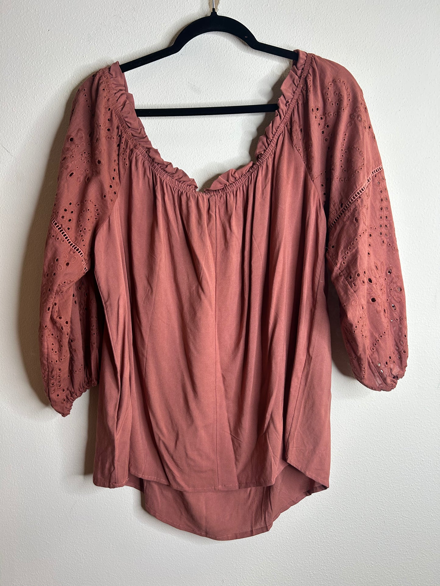 Maurice’s NWT Plus Size 1X Solid Eyelet Sleeve Off The Shoulder Top