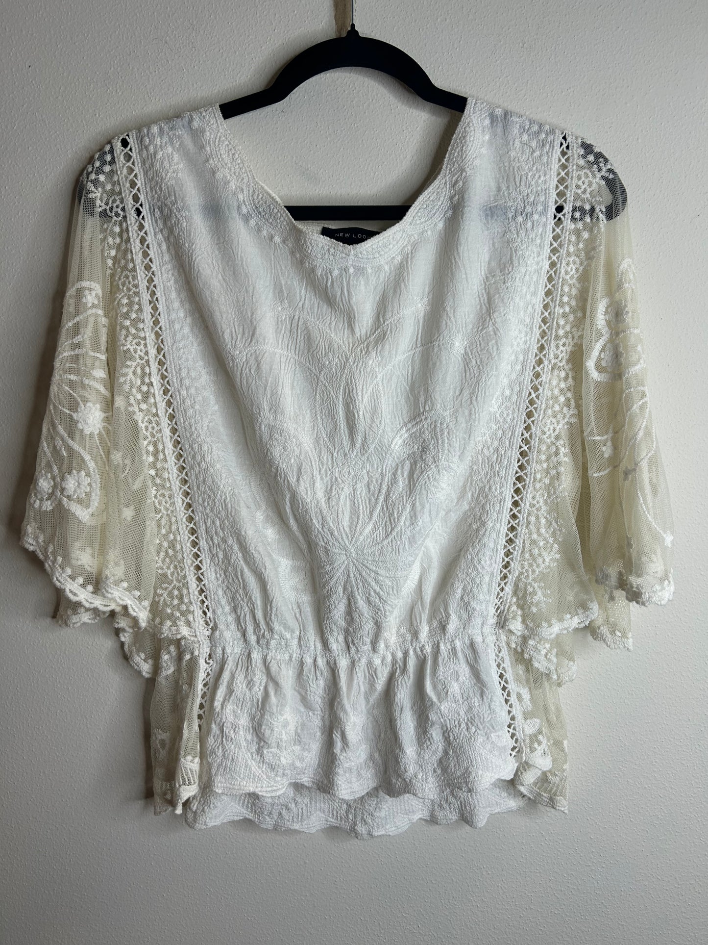 New Look womens M white, floral embroidered lace peplum blouse