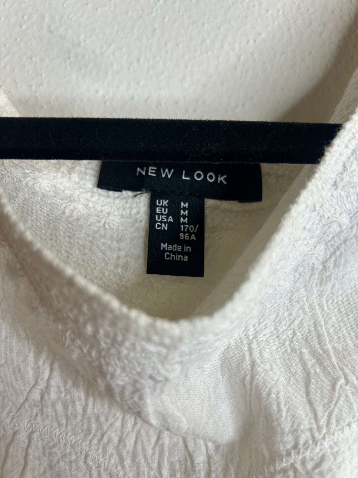 New Look womens M white, floral embroidered lace peplum blouse