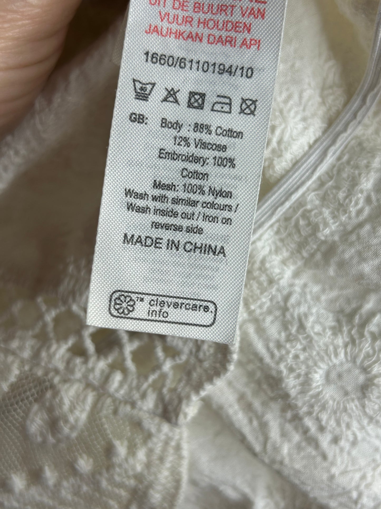 New Look womens M white, floral embroidered lace peplum blouse