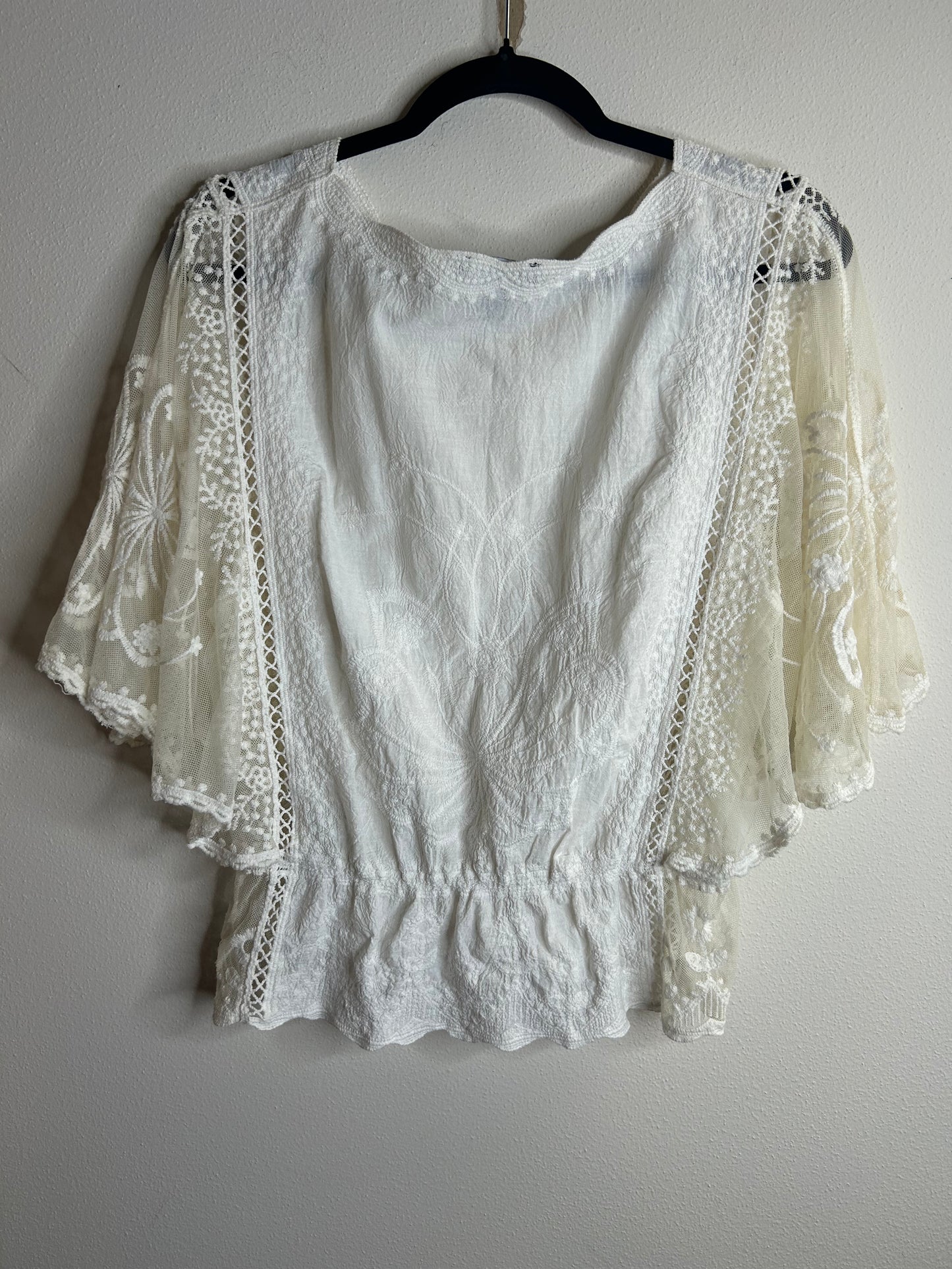 New Look womens M white, floral embroidered lace peplum blouse