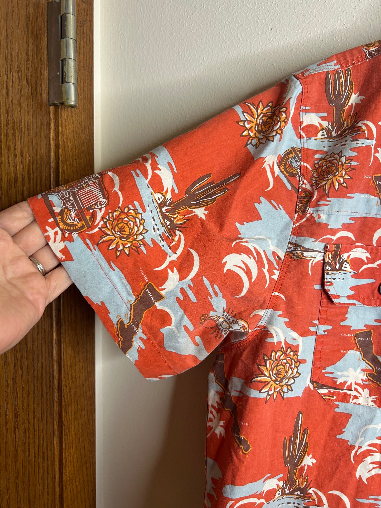 Off The Grid mens XL Hawaiian button-up shirt in orange ripstop fabric