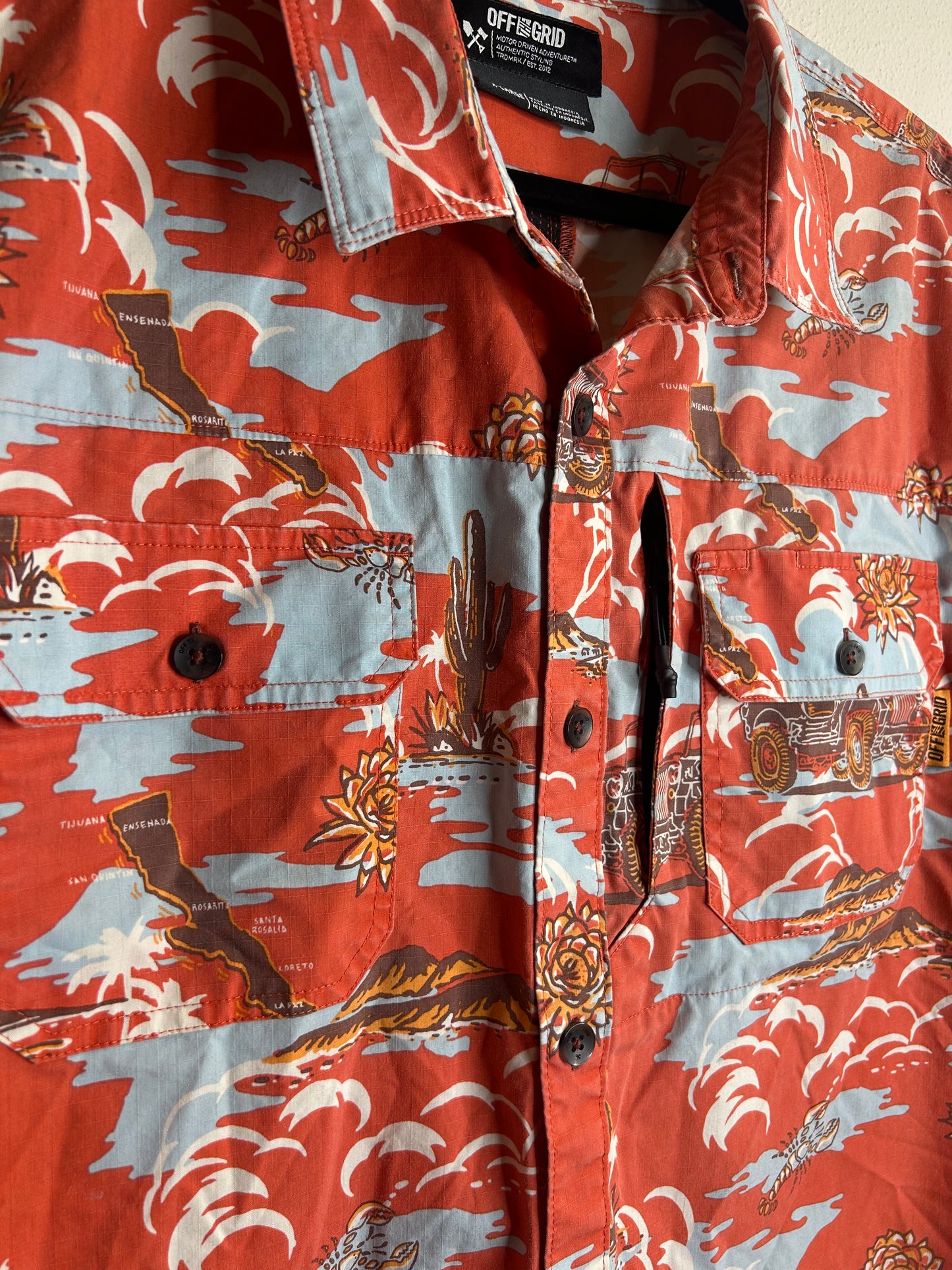 Off The Grid mens XL Hawaiian button-up shirt in orange ripstop fabric