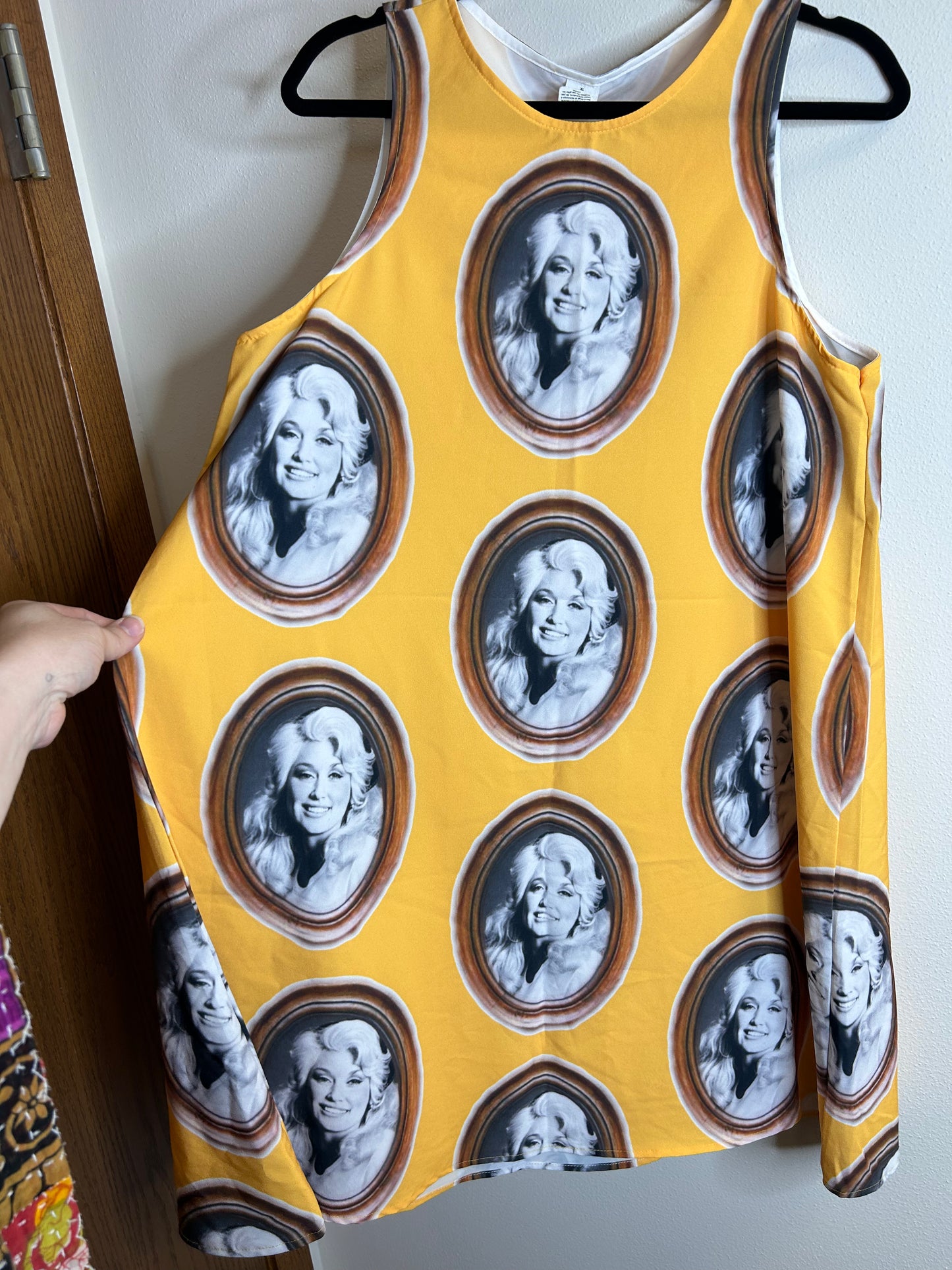 Dolly Parton dress size XL
