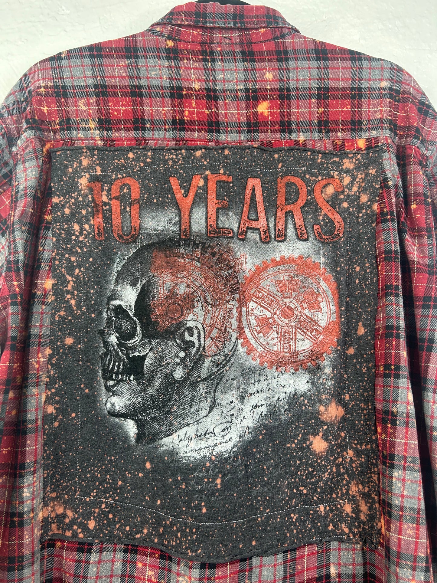 10 Years upcycled flannel shirt unisex size XL red gray